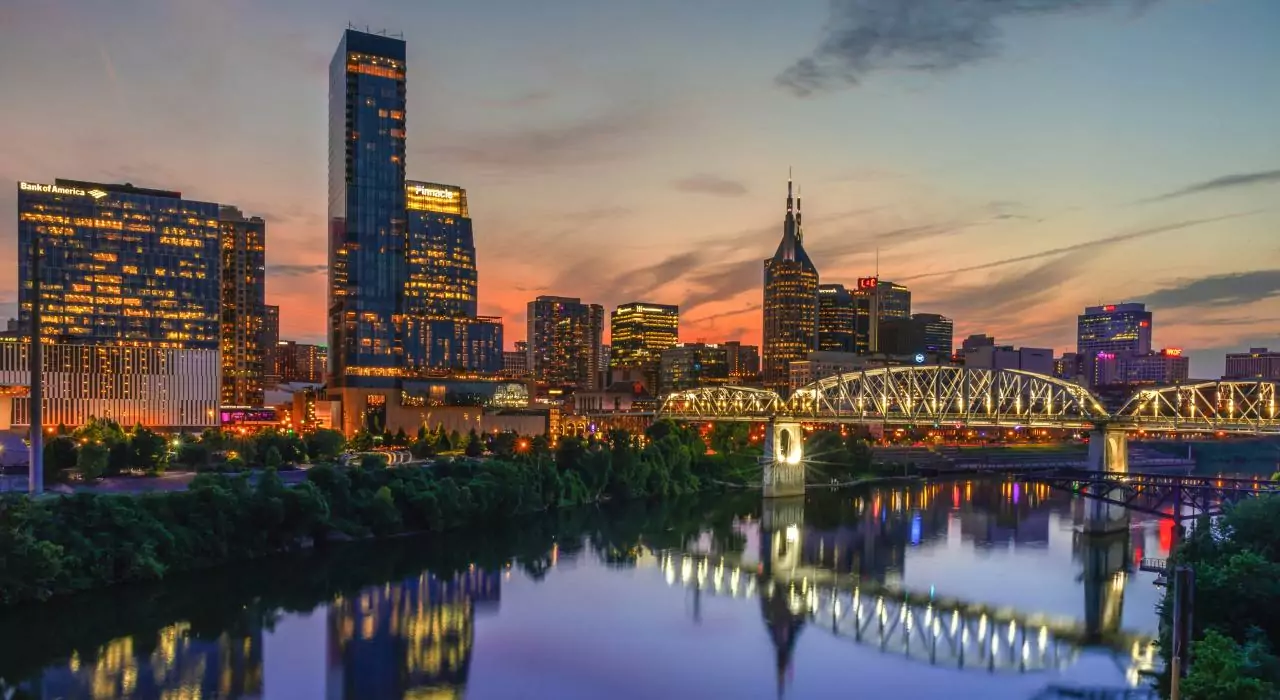 Music City Gents & YeeHaw Party Bus offer solutions for your Nashville shuttle needs. Book a one way shuttle or round trip services with us.